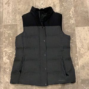 Womens Eddie Bauer puffy vest!!